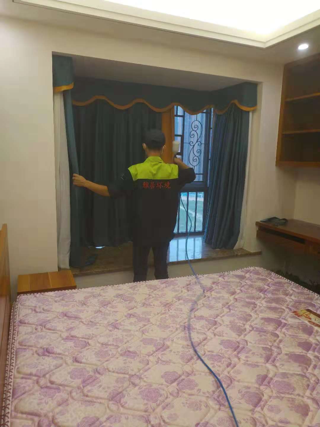 4 4